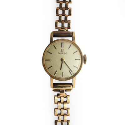 Lot 362 - A ladies' 9ct gold Omega mechanical bracelet watch