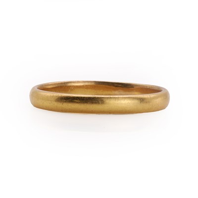 Lot 290 - A 22ct gold wedding ring