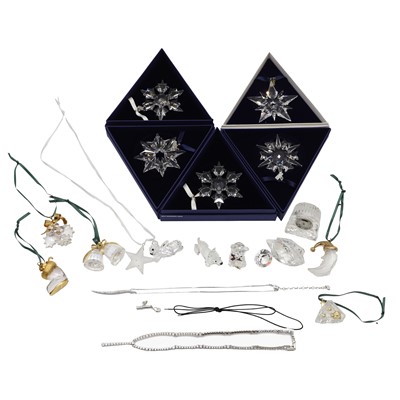 Lot 152 - A collection of boxed Swarovski items