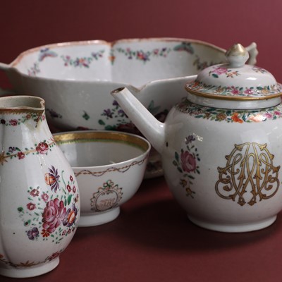 Lot 59 - A Chinese export famille rose porcelain group