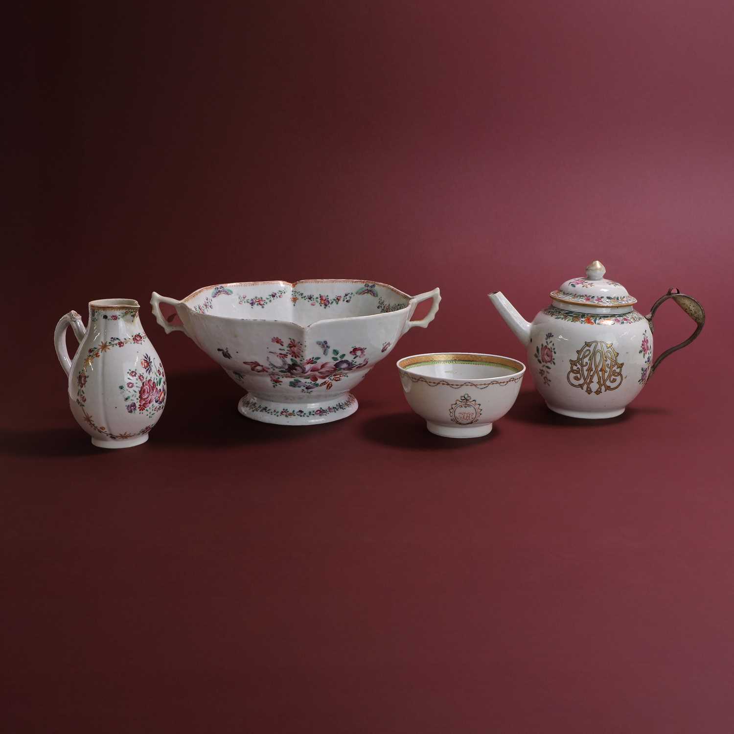 Lot 59 - A Chinese export famille rose porcelain group