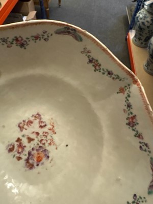 Lot 59 - A Chinese export famille rose porcelain group