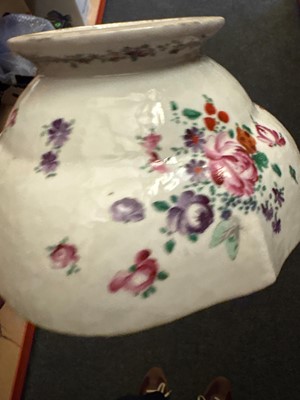 Lot 59 - A Chinese export famille rose porcelain group