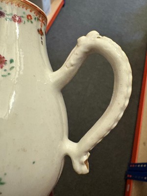 Lot 59 - A Chinese export famille rose porcelain group