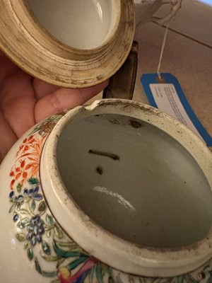 Lot 59 - A Chinese export famille rose porcelain group