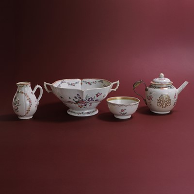 Lot 59 - A Chinese export famille rose porcelain group