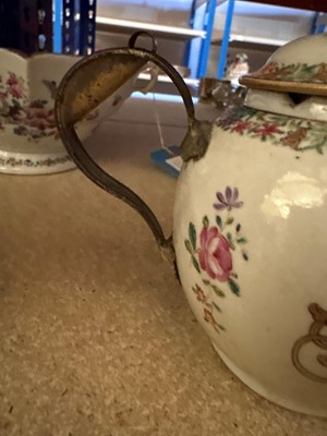 Lot 59 - A Chinese export famille rose porcelain group