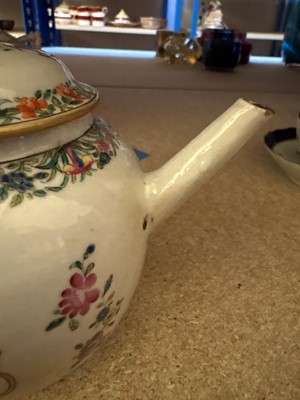 Lot 59 - A Chinese export famille rose porcelain group
