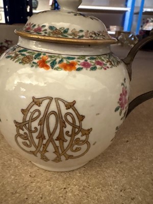 Lot 59 - A Chinese export famille rose porcelain group