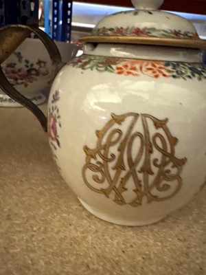 Lot 59 - A Chinese export famille rose porcelain group