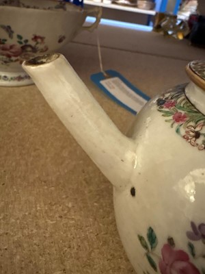 Lot 59 - A Chinese export famille rose porcelain group