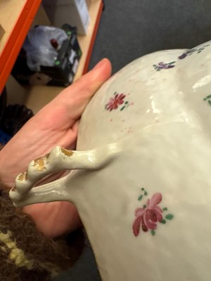 Lot 59 - A Chinese export famille rose porcelain group