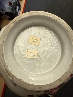 Lot 59 - A Chinese export famille rose porcelain group