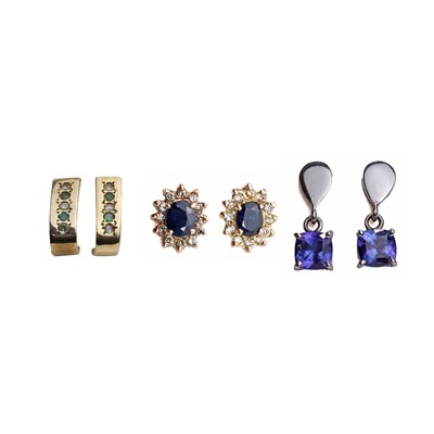 Lot 1188 - A small group of gold stud earrings