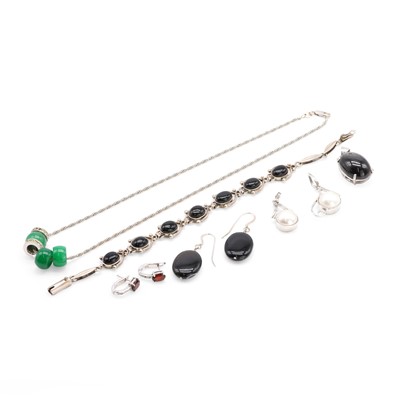 Lot 1236 - A group of gold and silver jewellery