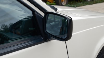 Lot 2 - 1991 Volvo 740 GL Saloon