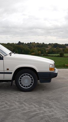 Lot 2 - 1991 Volvo 740 GL Saloon