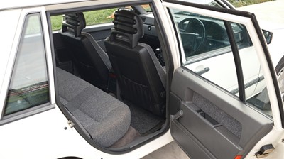 Lot 2 - 1991 Volvo 740 GL Saloon