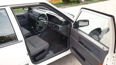 Lot 2 - 1991 Volvo 740 GL Saloon
