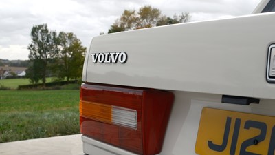 Lot 2 - 1991 Volvo 740 GL Saloon