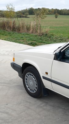 Lot 2 - 1991 Volvo 740 GL Saloon