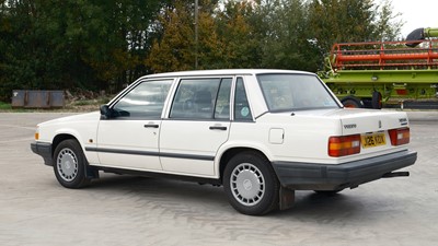 Lot 2 - 1991 Volvo 740 GL Saloon