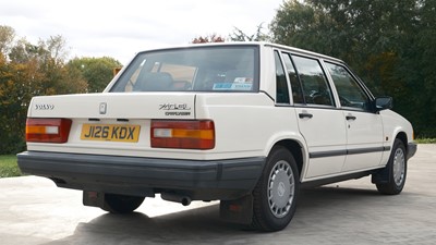 Lot 2 - 1991 Volvo 740 GL Saloon