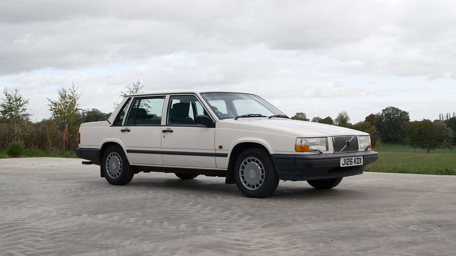 Lot 2 - 1991 Volvo 740 GL Saloon