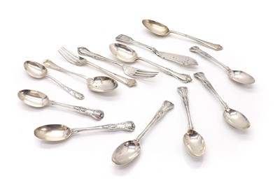 Lot 10 - A collection of flatware