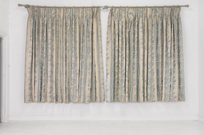 Lot 38 - A large group of curtains in Colefax and Fowler 'Lincoln Damask' linen