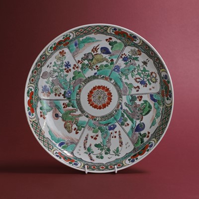 Lot 30 - A Chinese famille verte plate
