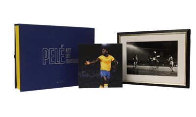 Lot 373 - Signed Pele photograph