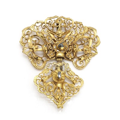 Lot 3 - An antique gold and rose cut diamond pendant