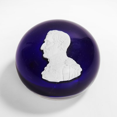 Lot 38 - A Duke of Wellington sulphide paperweight