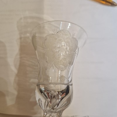 Lot 13 - An engraved Jacobite wine glass
