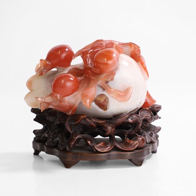 Lot 114 - A Chinese agate carving