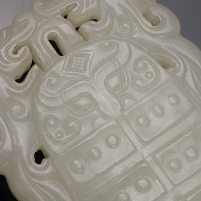 Lot 110 - A Chinese jade pendant