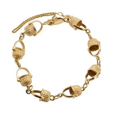 Lot 1105 - A gold novelty bracelet