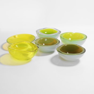 Lot 166 - A group of six Cenedese glass bowls