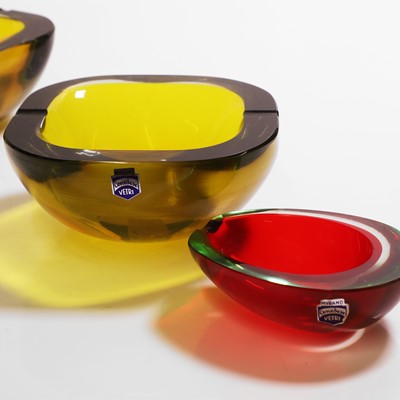Lot 164 - A group of seven Cenedese glass bowls