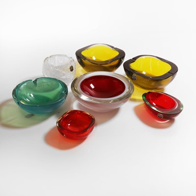 Lot 164 - A group of seven Cenedese glass bowls