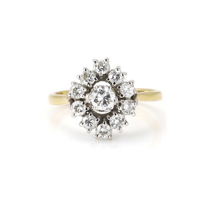 Lot 159 - An 18ct gold diamond cluster ring