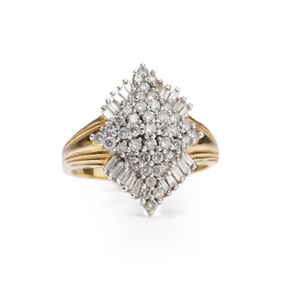 Lot 1040 - A 14ct gold diamond cluster ring