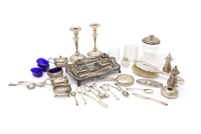 Lot 22 - A collection of silver items