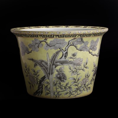 Lot 58 - A Chinese grisaille-decorated yellow-ground jardinière