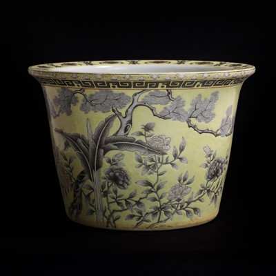 Lot 58 - A Chinese grisaille-decorated yellow-ground jardinière