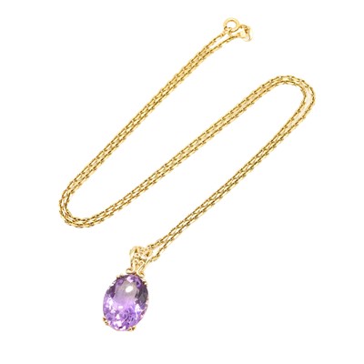 Lot 1097 - A 9ct gold amethyst pendant