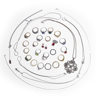 Lot 1241 - A collection of silver and silver gilt jewellery