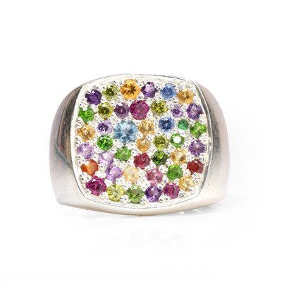 Lot 1130 - A silver vari-coloured gemstone set signet ring