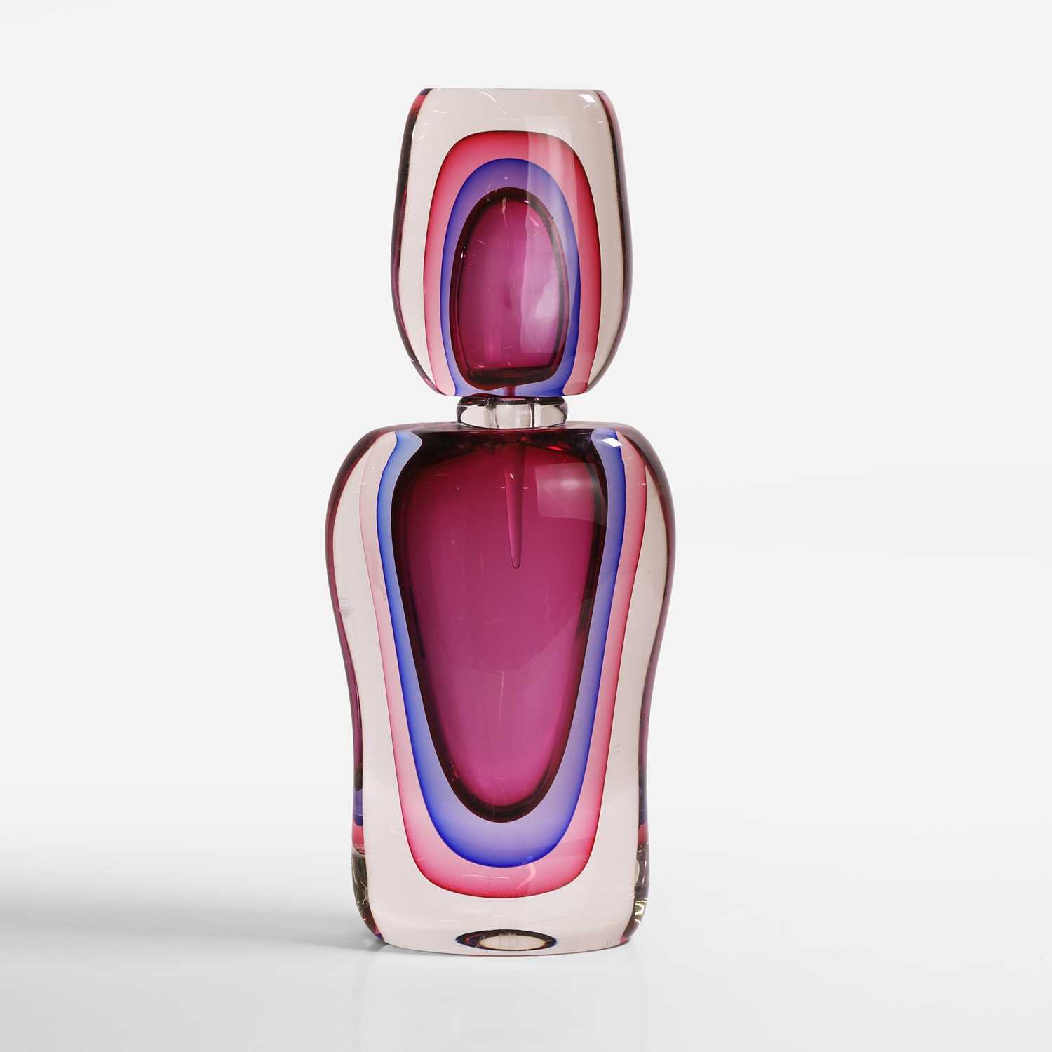 Lot 173 - A large Murano sommerso glass stoppered bottle
